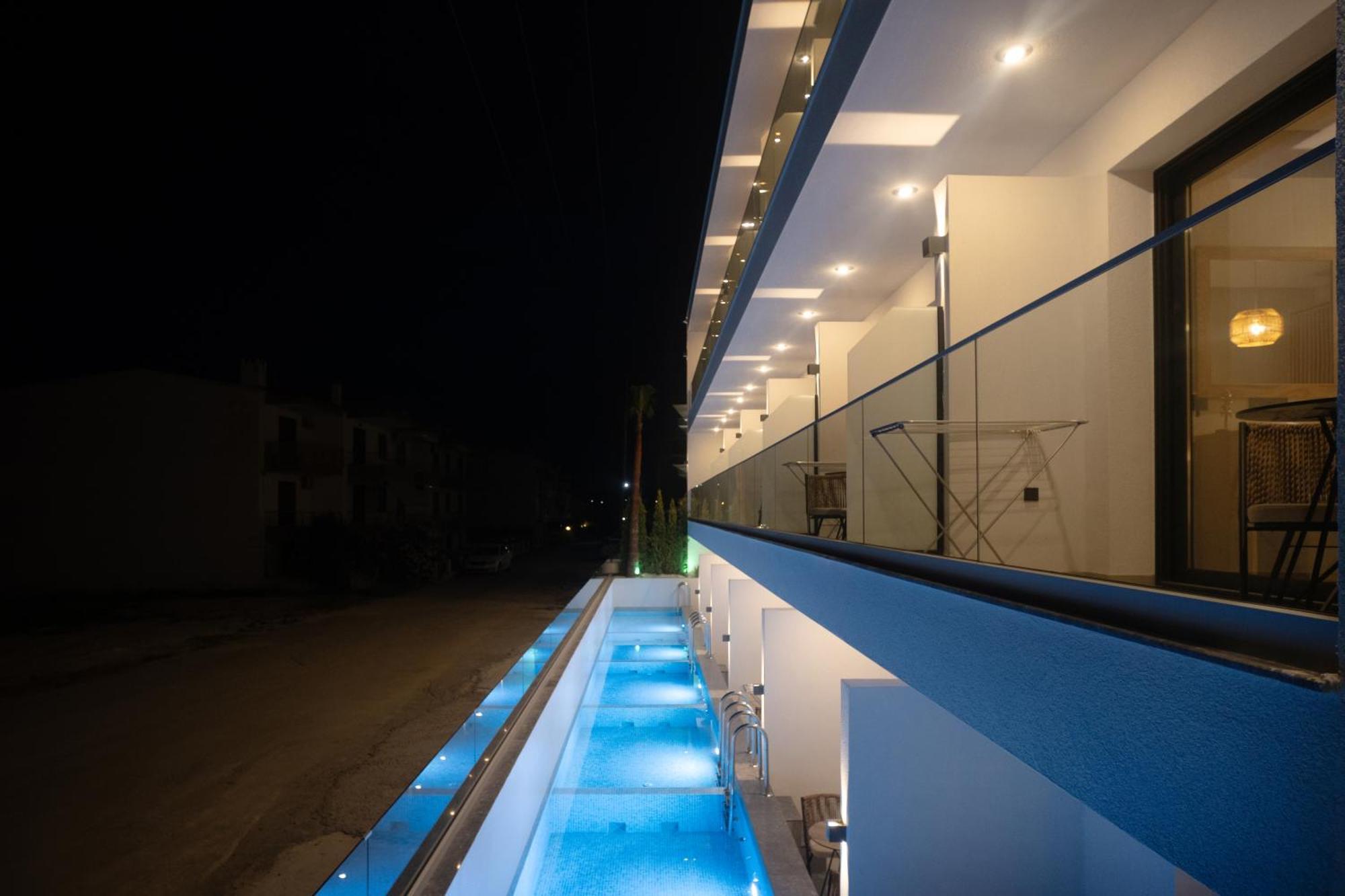 Luminous Luxury Living Aparthotel Kallithea  Εξωτερικό φωτογραφία